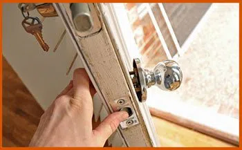 Portland Express Locksmith Portland, OR 503-716-1010 - 12-changing-locks